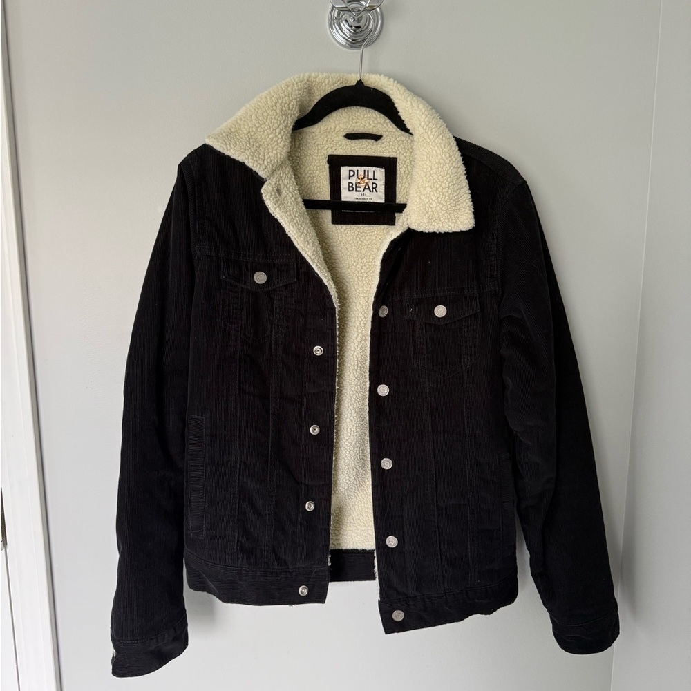 Pull&Bear Black Corduroy Jacket with Cream Sherpa Lining
